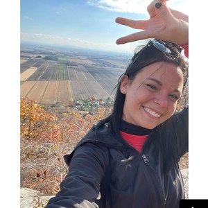 Meet your Posher, Sabrina